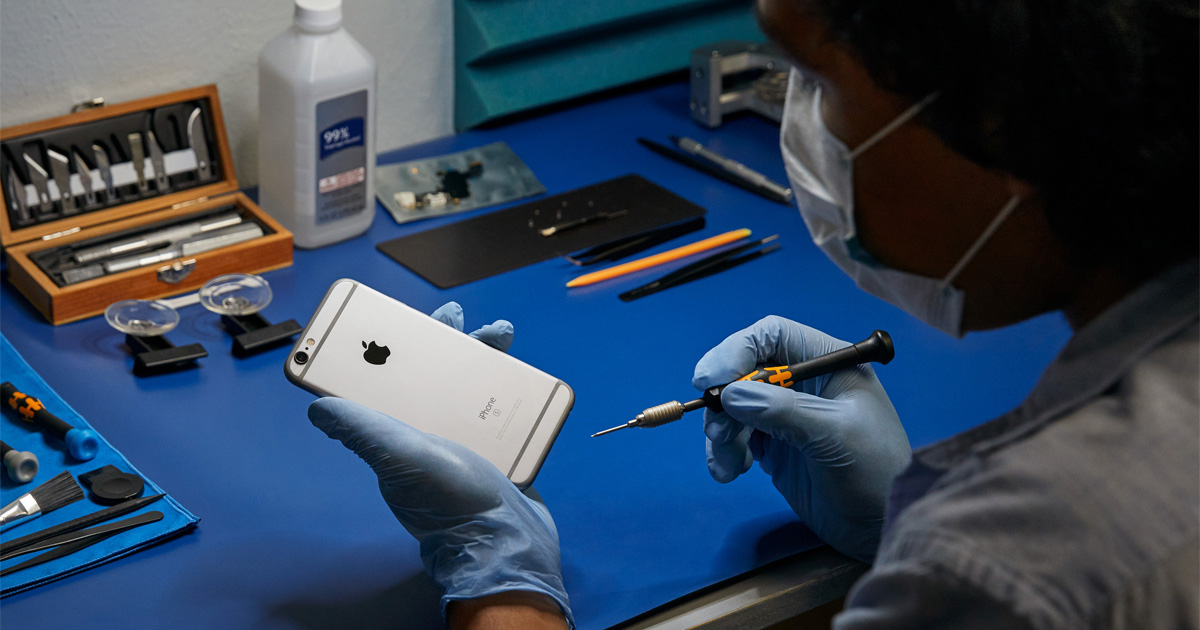Navigating the Maze: How to Choose the Perfect iPhone Repair Service