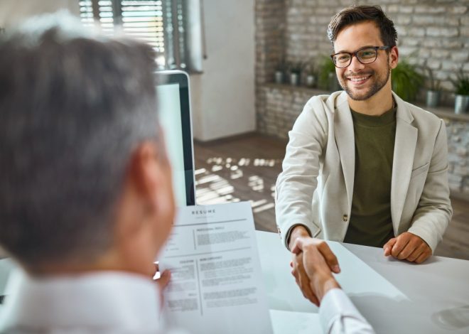 How Resume Services Help You Navigate Career Gaps