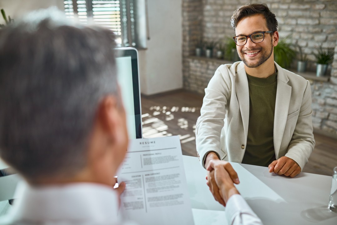 How Resume Services Help You Navigate Career Gaps